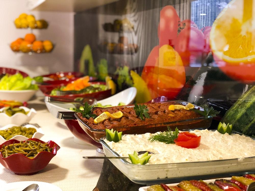 Golden Inn Hotel Uzungoel Екстер'єр фото
