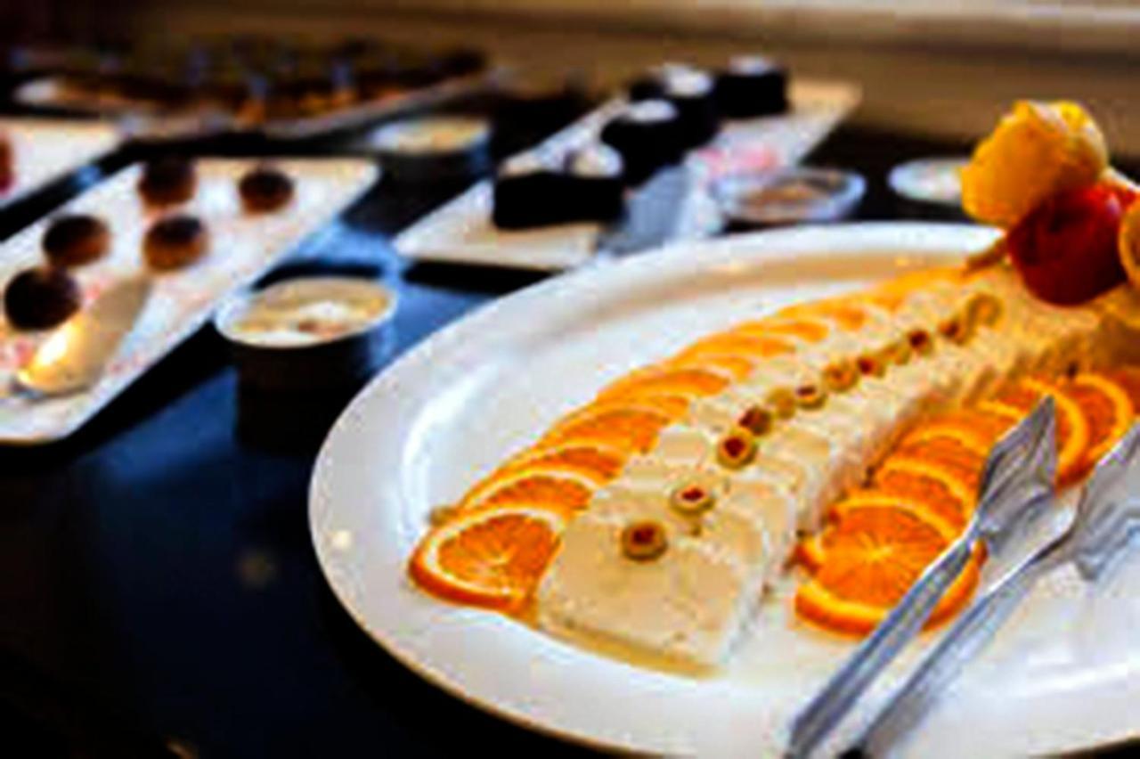 Golden Inn Hotel Uzungoel Екстер'єр фото